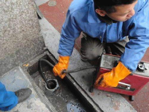 杨林尾镇疏通下水道